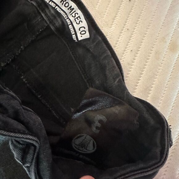 Broken Promises Distressed Skinny Jeans with White Text - Picture 4 of 7